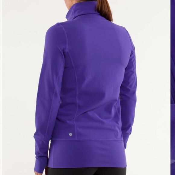LULULEMON IN STRIDE JACKET - BRUISED BERRY/FADED DOT - Picture 3 of 16